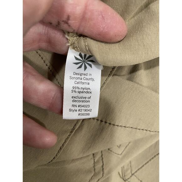 Athleta Tan Khaki Outdoor Utility Hiking Cargo Pants Sz 12 Style #219042 Pockets - Picture 10 of 11